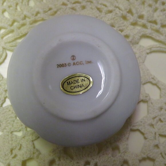 Small One Piece Teacup Ceramic 2"x1" Child Size (DK676) - Picture 3 of 5